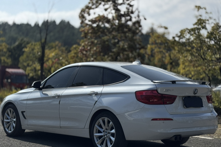 宝马3系GT 2018款 320i 时尚型车身外观6014