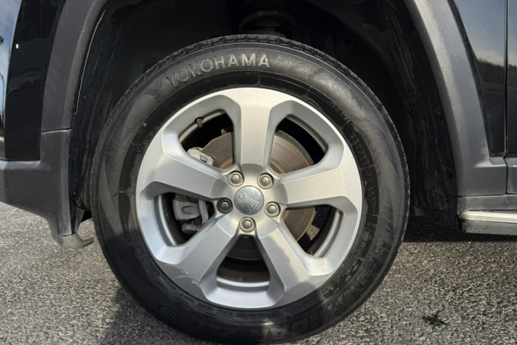 Jeep 指南者 2017款 200T 自动家享四驱版车身外观6007