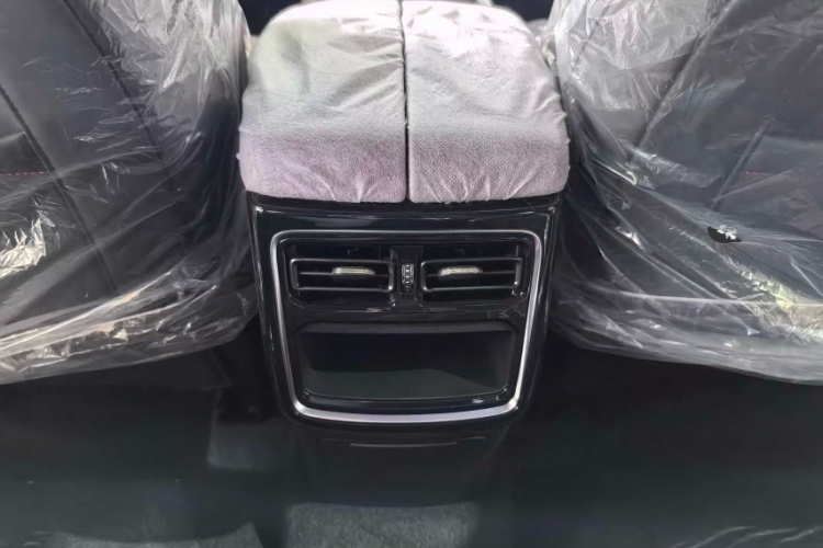 捷途X70 PLUS 2025款 1.5T CVT旗舰PRO 5座车身外观6006