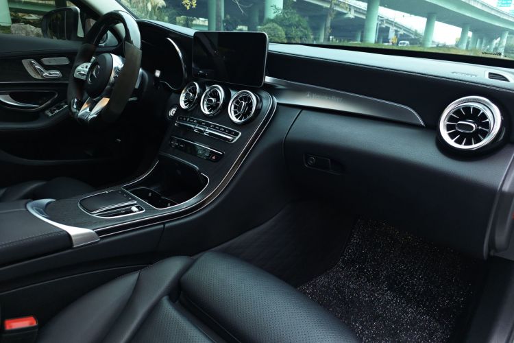 奔驰C级 2020款 改款 C 260 L 运动版中控内饰7012