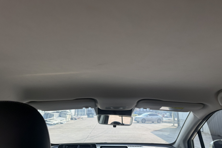 哪吒汽车 哪吒V 2022款 潮 400 Lite中控内饰7005