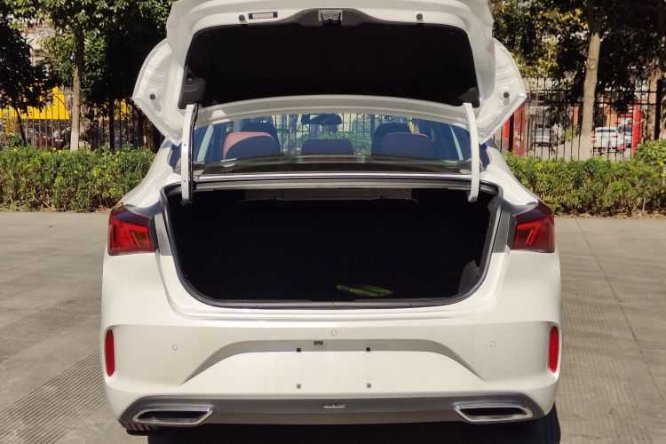 长安 逸动 2025款 PLUS 1.4T 双离合高能版局部细节23