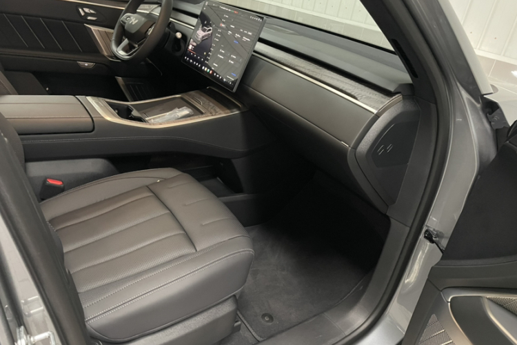 乐道L90 2025款 Max 六座版中控内饰7014