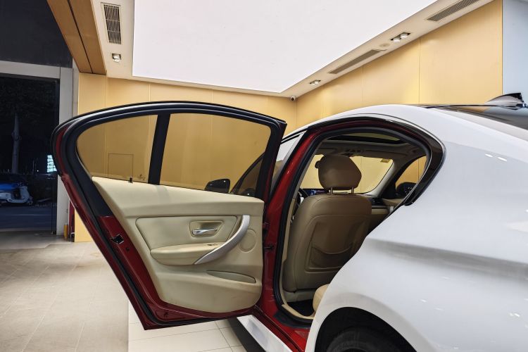 宝马3系 2015款 320i 超悦版时尚型车身外观6009