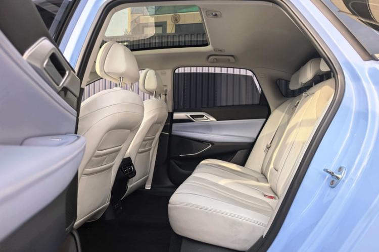 小鹏P5 2022款 460E+中控内饰7004