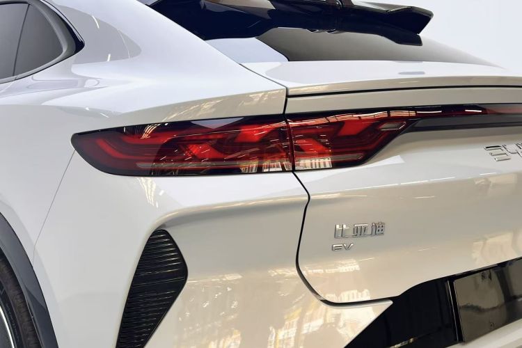 比亚迪 宋L EV 2025款 智驾版 662km 激光雷达卓越型车身外观6008