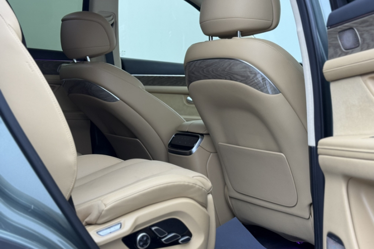 鸿蒙智行 问界M7 2022款 1.5T 四驱旗舰版中控内饰7001