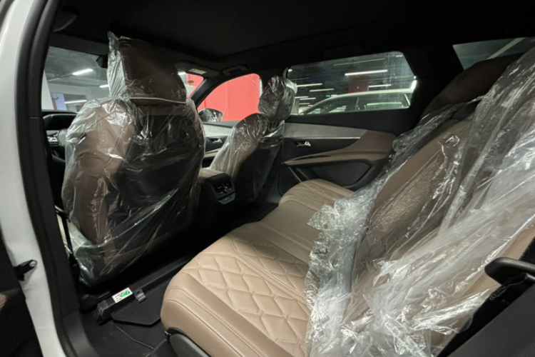 标致5008 2025款 豪华版中控内饰7002