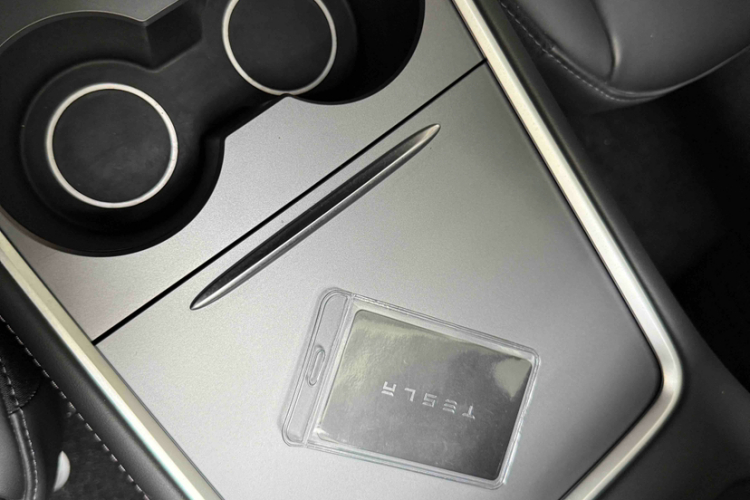 特斯拉 Model Y 2022款 改款 后轮驱动版中控内饰7005