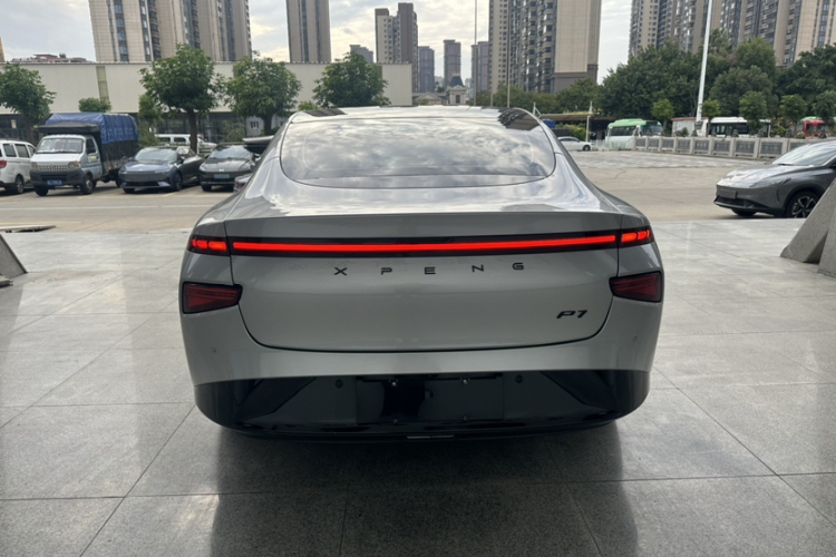 小鹏P7 2020款 670E车身外观6004