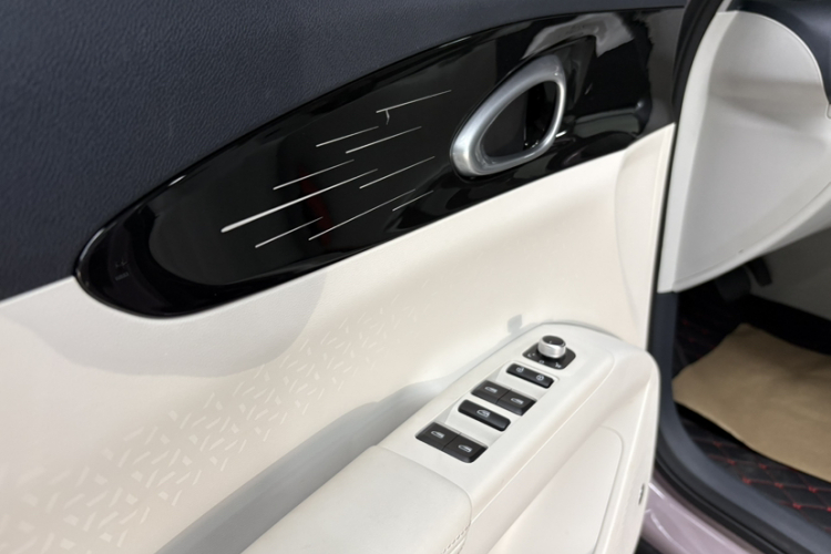 吉利银河 星愿 2025款 310km 梦想版中控内饰7015