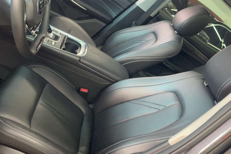 蓝电E5 2024款 荣耀版 100KM臻享型 7座局部细节19