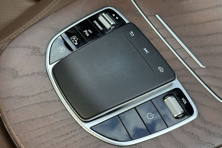 奔驰E级 2020款 改款 E 260 L中控内饰7003