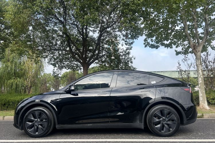 特斯拉 Model Y 2023款 后轮驱动版车身外观6006