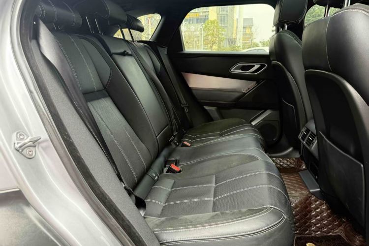 路虎 揽胜星脉 2021款 P250 熠黑珍藏版中控内饰7005