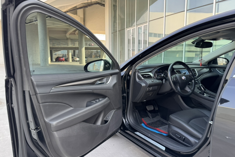 别克 君越 2022款 652T 豪华型中控内饰7004