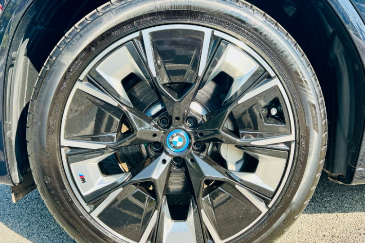 宝马iX3 2022款 改款 创领型车身外观6009