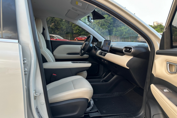 五菱汽车 五菱缤果PLUS 2024款 330km 五座版局部细节41