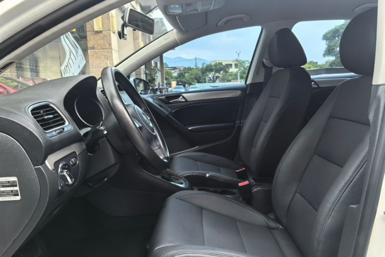 大众 高尔夫 2012款 1.6 自动时尚型中控内饰7002