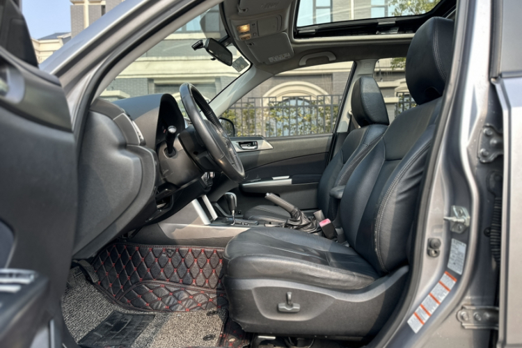 斯巴鲁 森林人 2011款 2.5XS 自动豪华版中控内饰7003