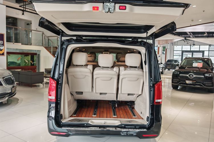 奔驰V级 2020款 V 260 L 长轴距豪华版局部细节23