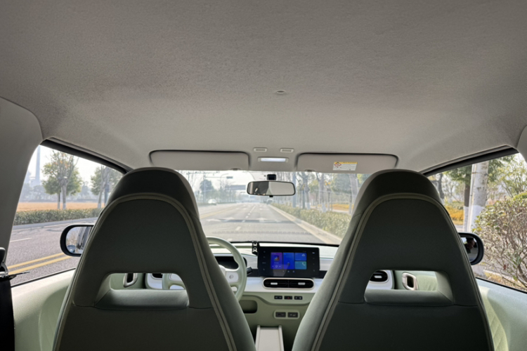 吉利银河 2025款 210km 熊猫骑士中控内饰7006