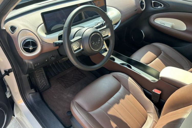 五菱汽车 五菱缤果 2023款 333km 灵犀互联款中控内饰7001