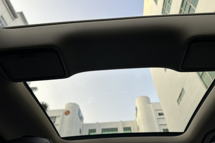 奔驰C级 2021款 C 200 L 时尚型运动版中控内饰7006