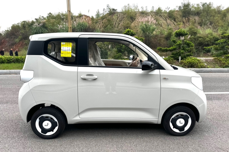 五菱汽车 宏光MINIEV 2024款 第三代 215km 青春版车身外观6006