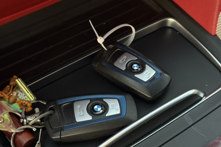 宝马4系 2016款 430i Gran Coupe M运动型中控内饰7012