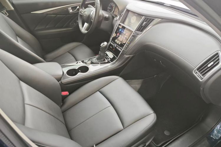 英菲尼迪Q50L 2018款 2.0T 舒适版 国VI中控内饰7005