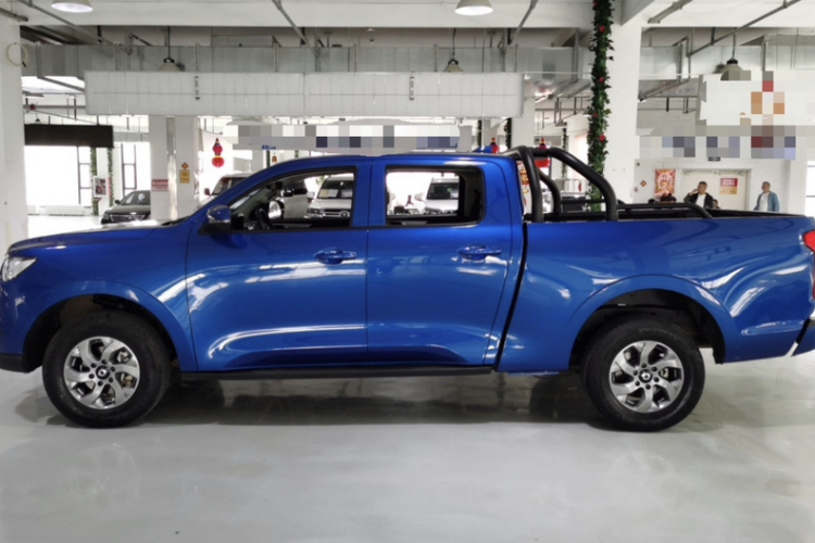 长城 炮 2021款 2.0T商用版手动柴油四驱精英型长箱GW4D20M车身外观6002