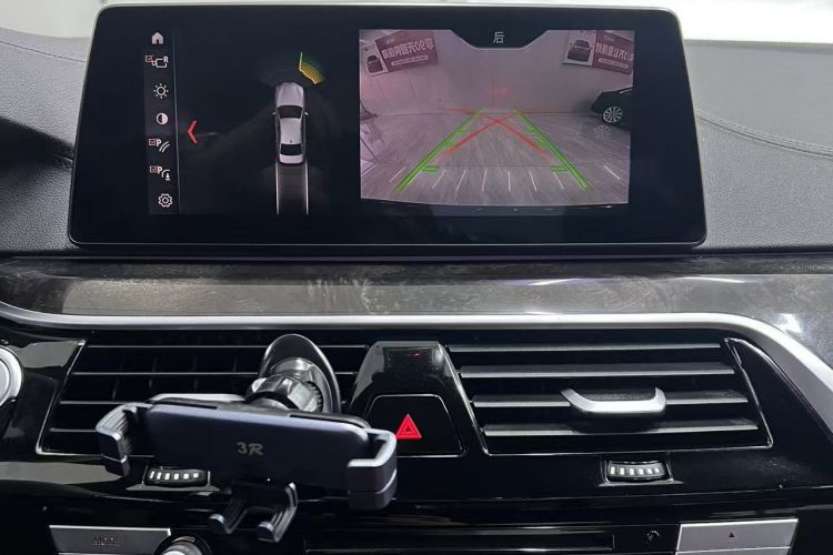 宝马5系 2019款 530Li xDrive M运动套装中控内饰7001