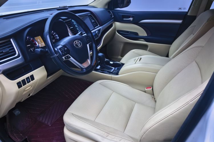 丰田 汉兰达 2015款 2.0T 四驱豪华版 7座中控内饰7004