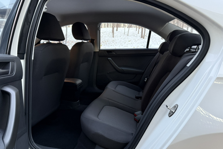 大众 桑塔纳 2019款 1.5L 手动风尚版 国VI中控内饰7006