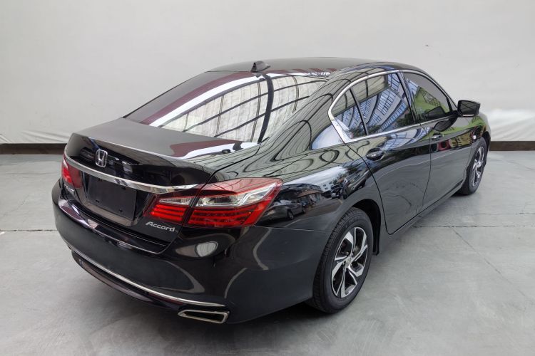 本田 雅阁 2016款 2.0L 舒适版车身外观6003