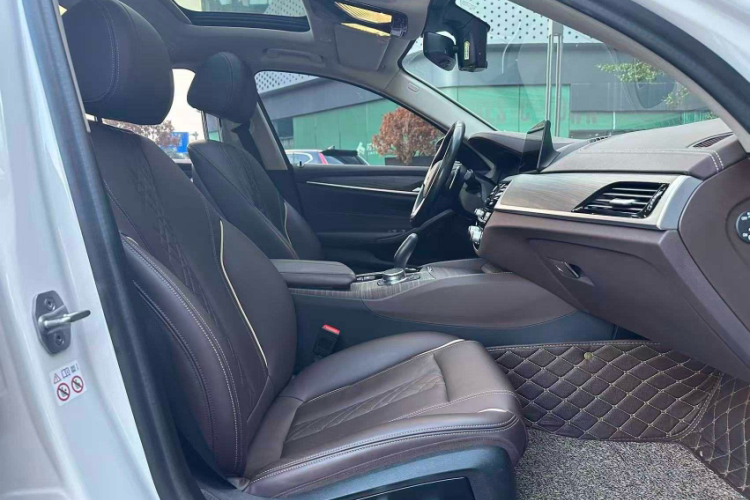 宝马5系 2020款 530Li 领先型 豪华套装车身外观6013