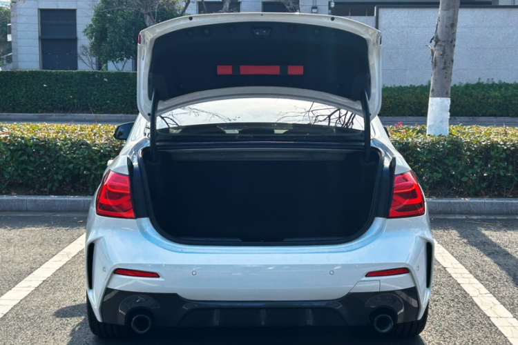 宝马1系 2021款 120i M运动曜夜版局部细节23