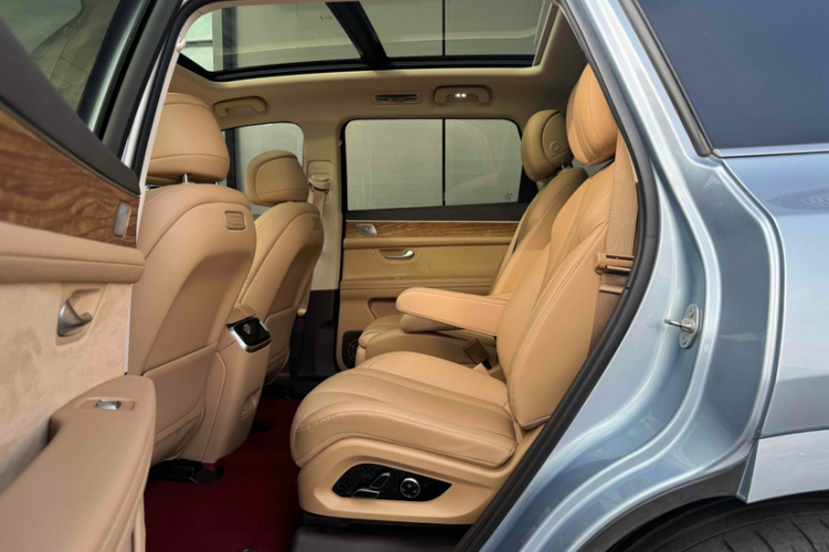 鸿蒙智行 问界M7 2024款 1.5T 智驾四驱Max版 6座中控内饰7003