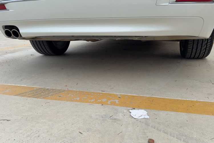 宝马5系 2014款 525Li 豪华设计套装局部细节9004