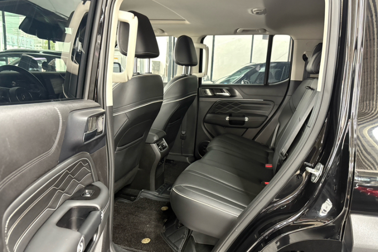 坦克300 2023款 越野版 2.0T 征服者中控内饰7006