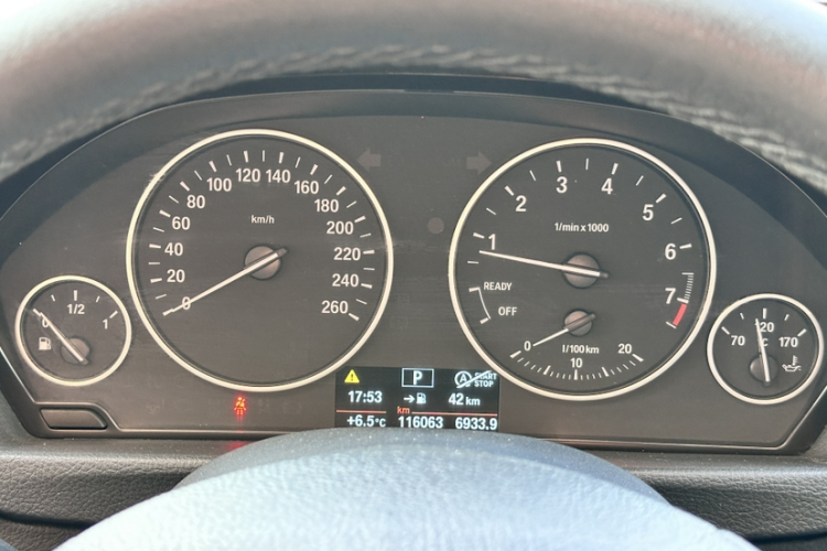 宝马3系 2017款 320Li 时尚型中控内饰15