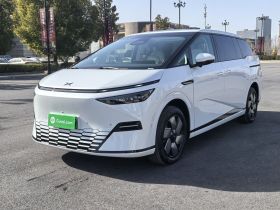 小鹏X9 2025款 650长续航 Max