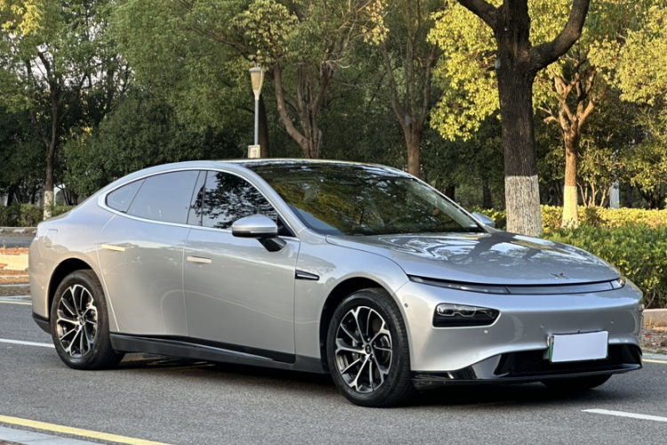 小鹏P7 2021款 480N车身外观6003