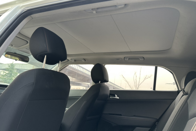 北京现代ix25 2016款 1.6T 双离合两驱智能型GLS中控内饰7004