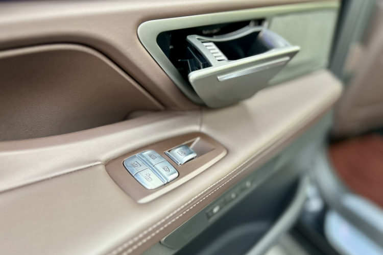 宝马7系 2021款 730Li 豪华套装中控内饰7015