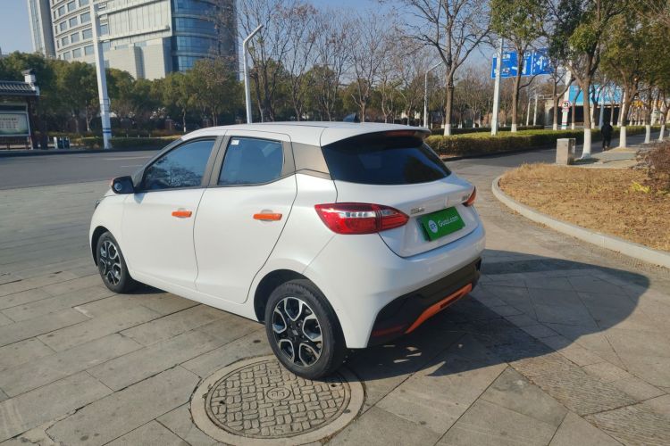 江铃集团新能源 易至EV3 2023款 青春版 320KM 舒适型车身外观6004