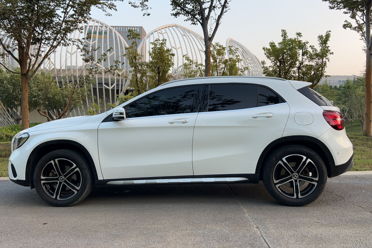 奔驰GLA 2018款 GLA 200 时尚型车身外观6007