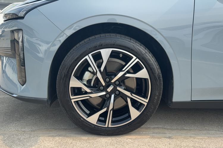 吉利银河 银河L6 2023款 125km 星舰车身外观6008