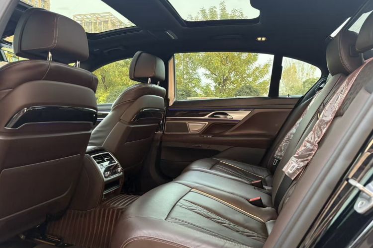 宝马7系 2021款 730Li M运动套装中控内饰7003